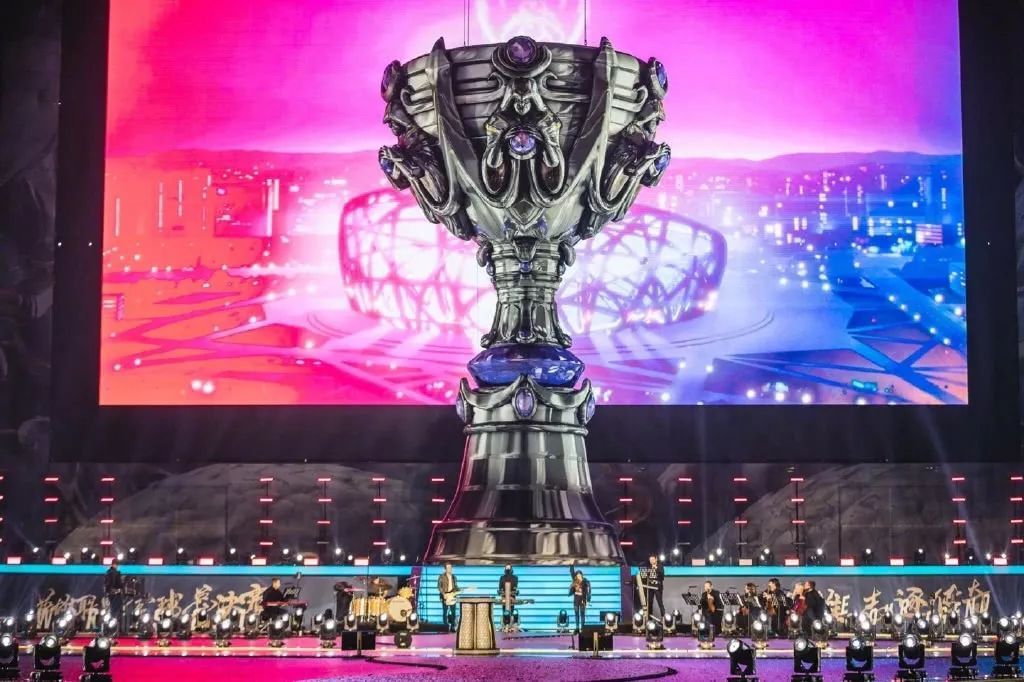 LGD群访 教练：我们中后期找机会能力比较强 恰好对面给了机会