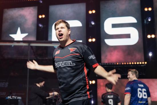 V5正式官宣：Rookie加入队伍